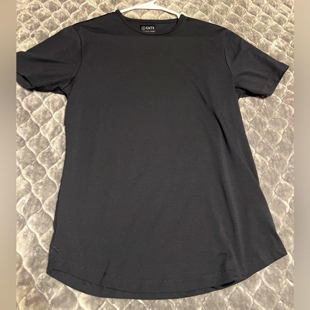 Cuts Clothing Curve-Hem size medium